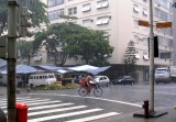 Un mercado en Copacabana resiste el aguacero.